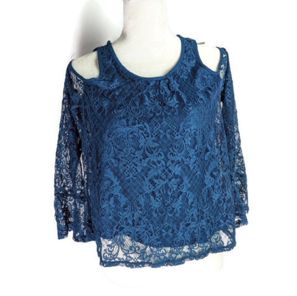 💥NWT Hollister lace cold shoulder bell sleeve top - Picture 1 of 7